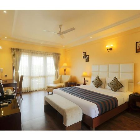 Hotel Silky Palace Near Igi Airportt Yeni Delhi Dış mekan fotoğraf