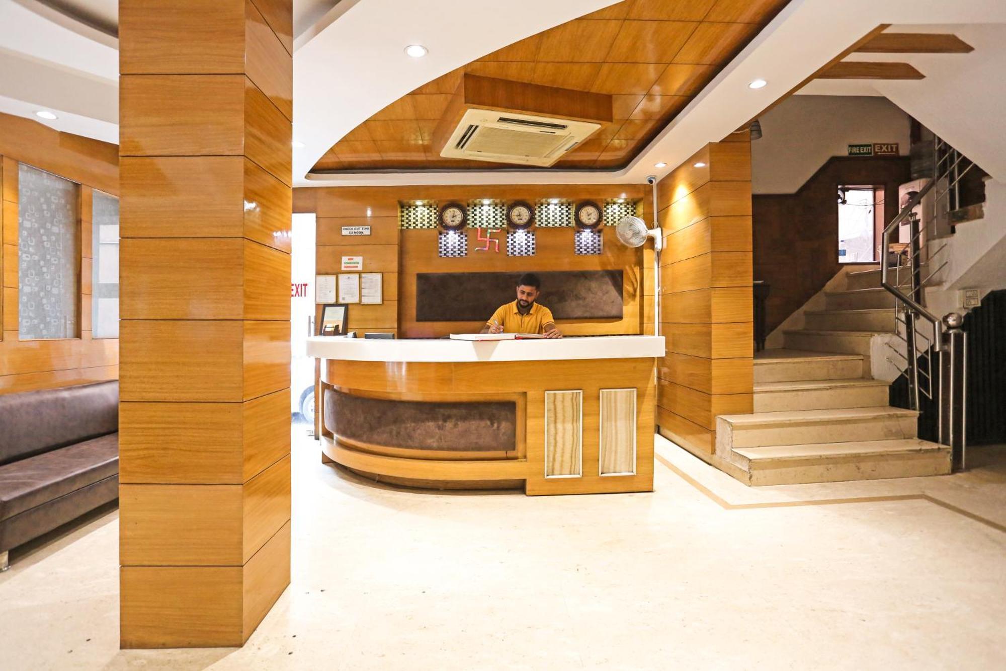 Hotel Silky Palace Near Igi Airportt Yeni Delhi Dış mekan fotoğraf