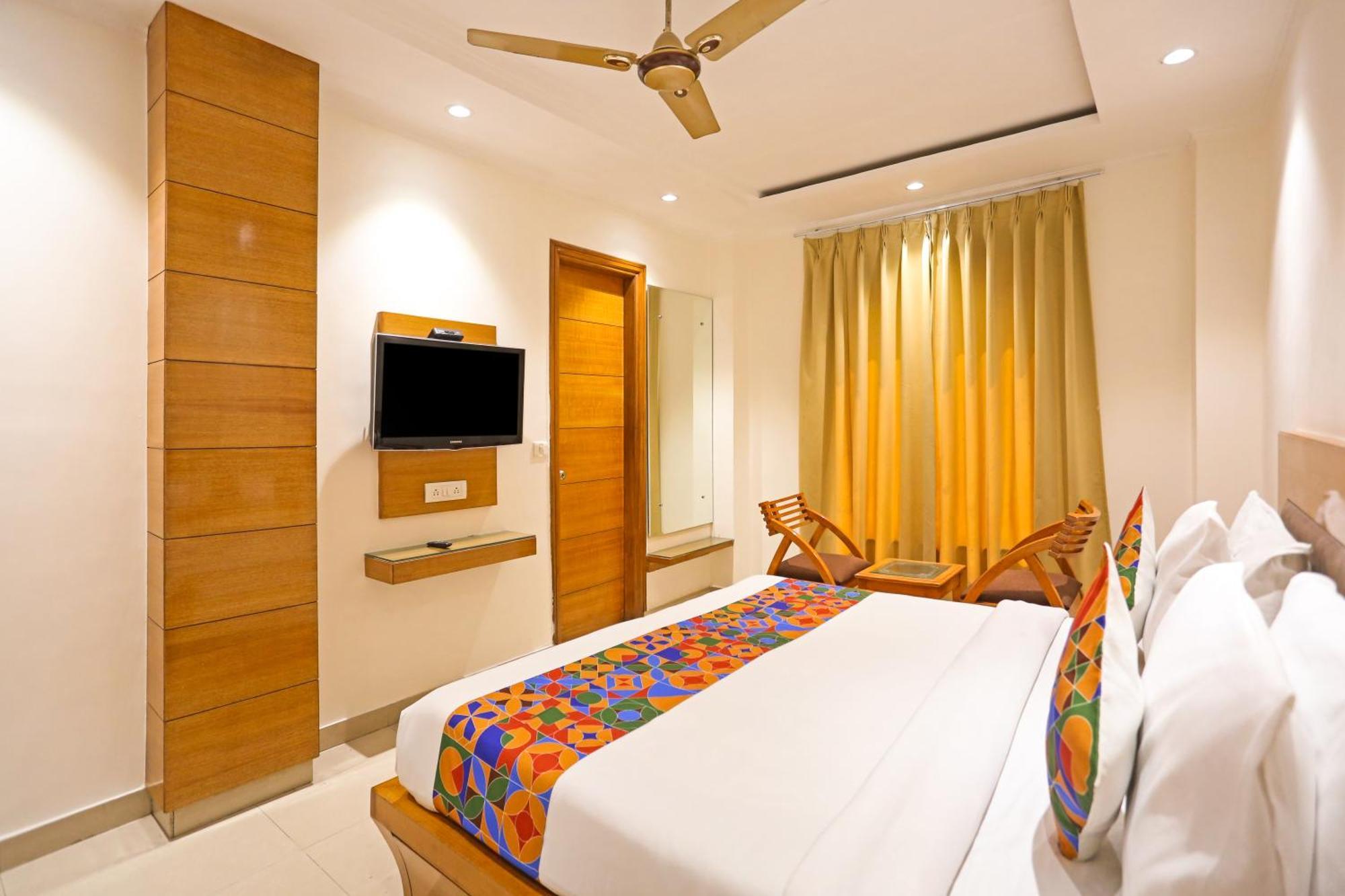 Hotel Silky Palace Near Igi Airportt Yeni Delhi Dış mekan fotoğraf