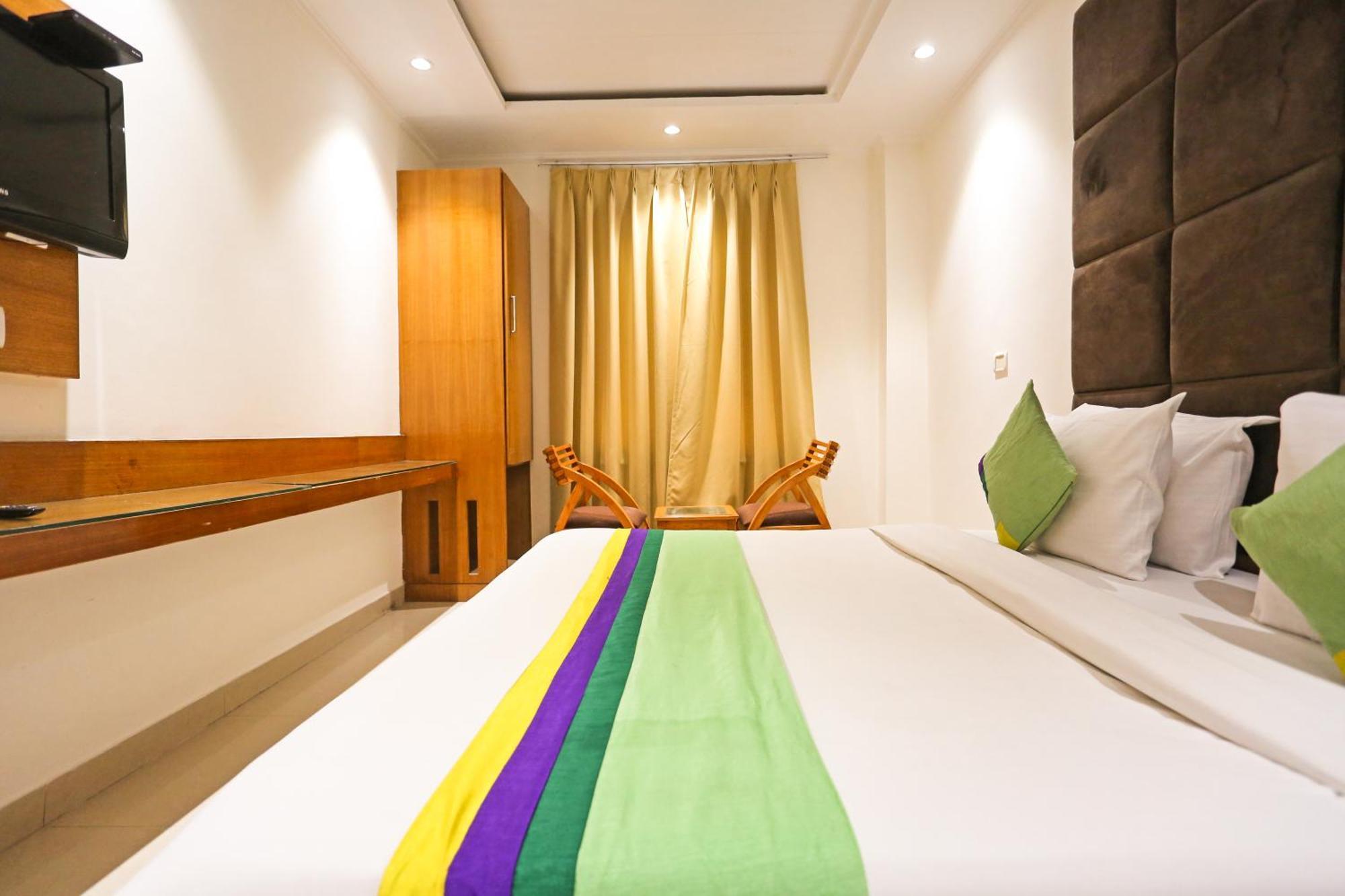 Hotel Silky Palace Near Igi Airportt Yeni Delhi Dış mekan fotoğraf