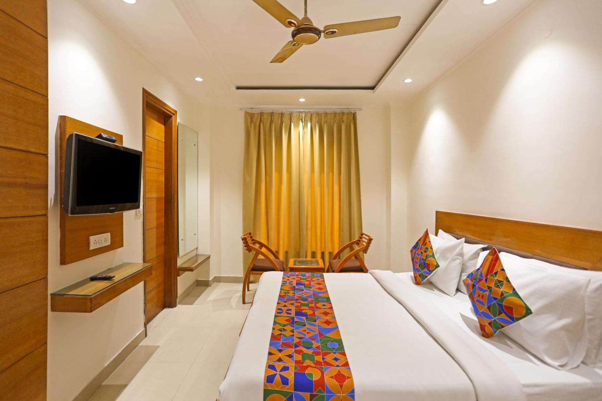 Hotel Silky Palace Near Igi Airportt Yeni Delhi Dış mekan fotoğraf